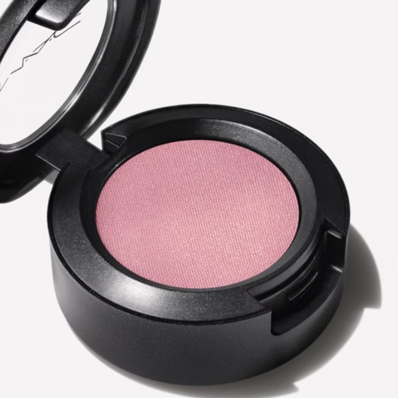 MAC Girlie Satin Eyeshadow NIB - Picture 2 of 8